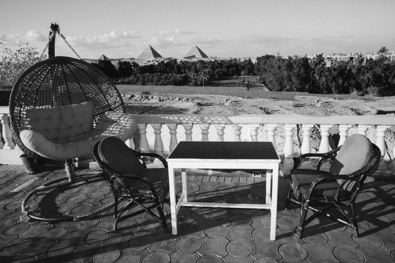 Heru Pyramids View Hotel *